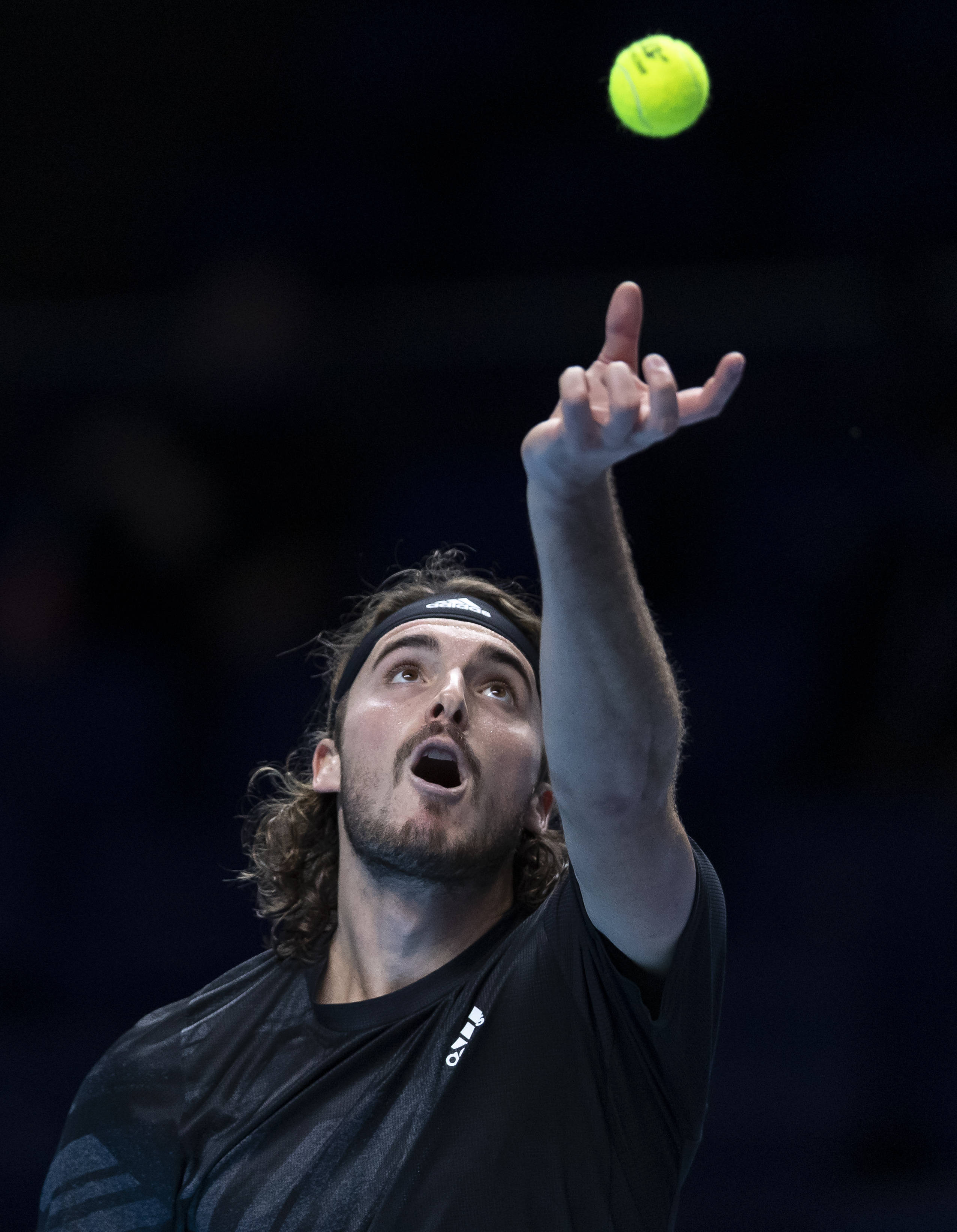 德国网球队强势意大利网球队，西西帕斯关键制胜