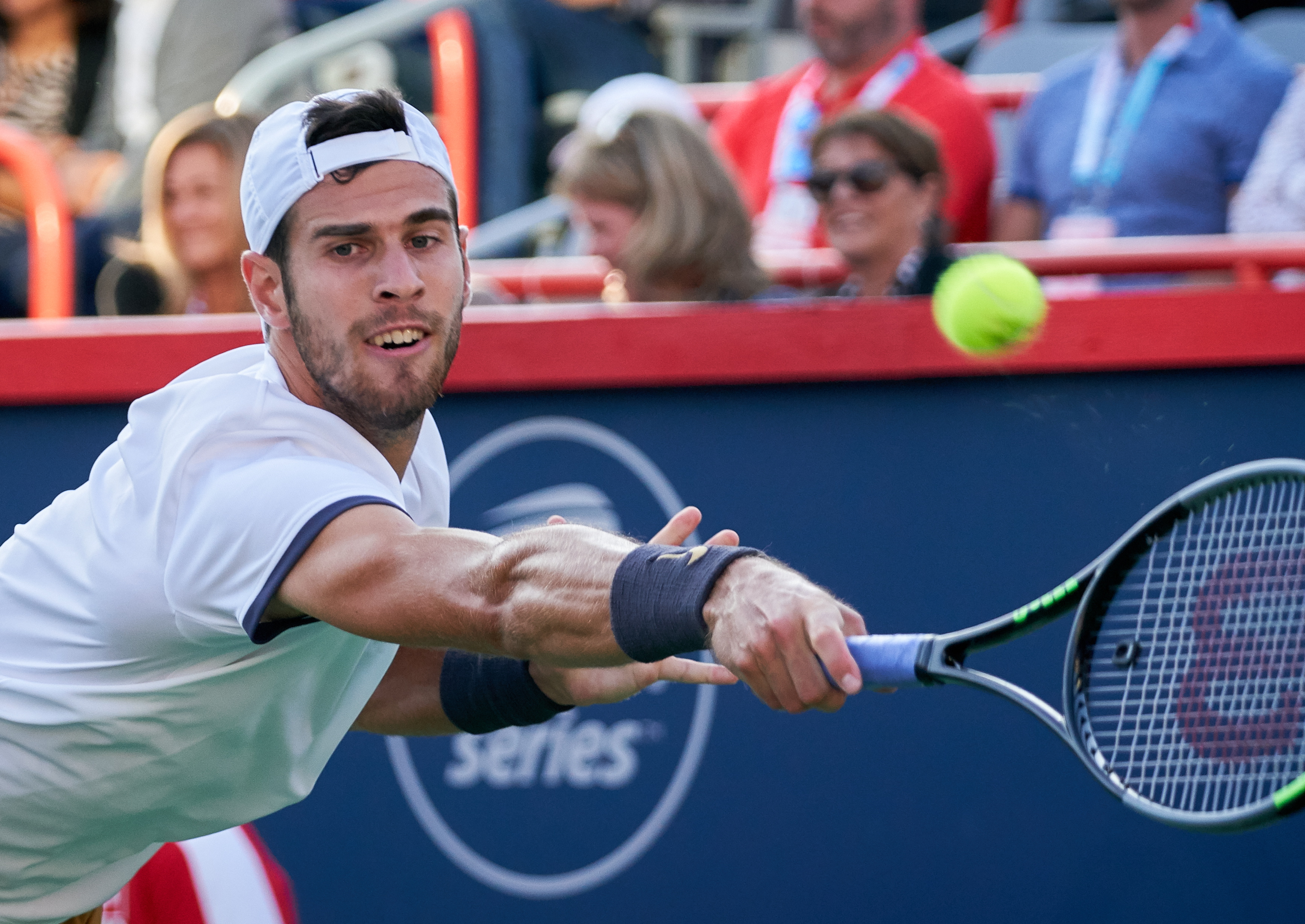 年终总决赛险胜拉沃尔杯，梅德韦杰夫惊艳四座