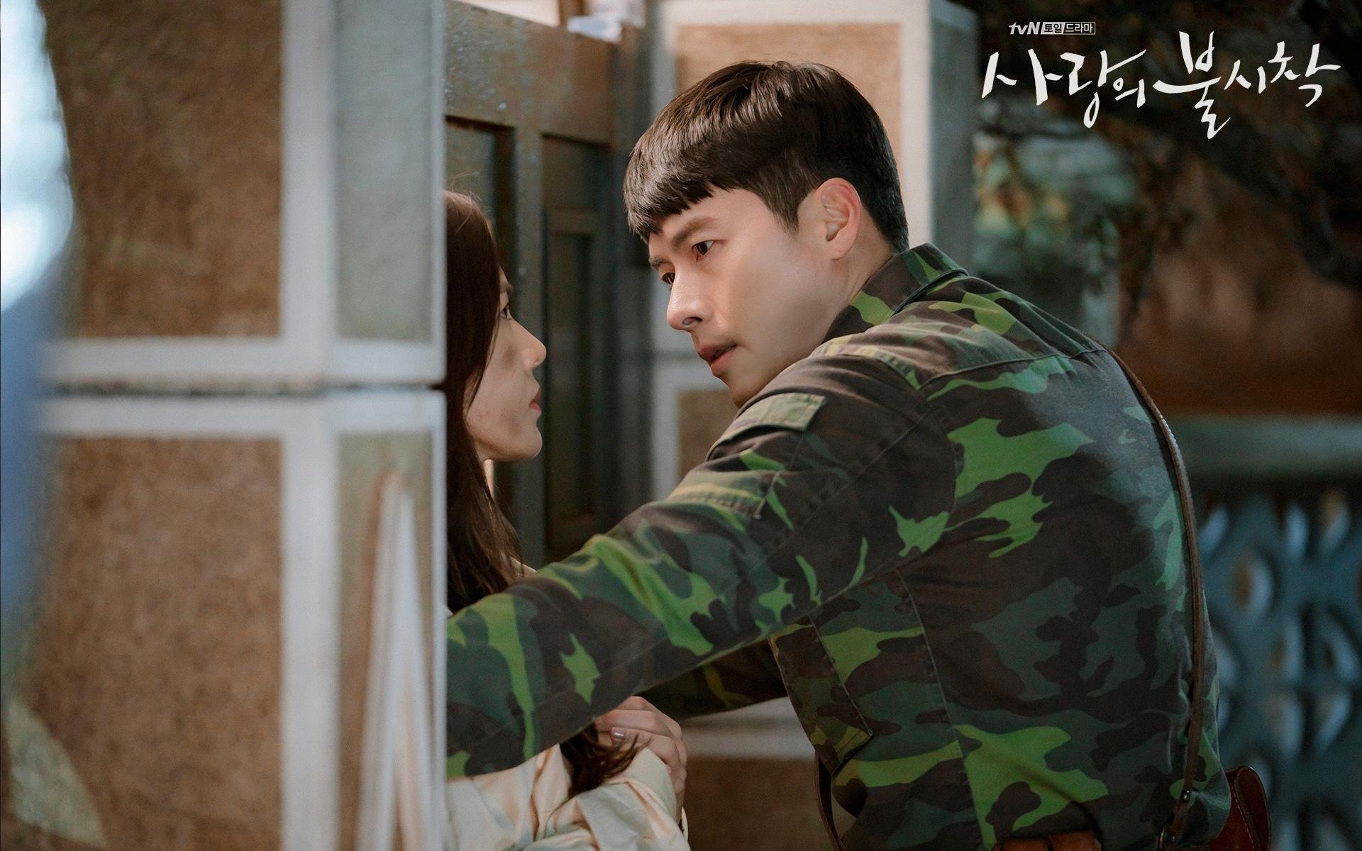 爱游戏入口-看到这个充满矛盾张力的关键词组合，我理解您需要一篇将不同领域元素创造性融合的文章。为您构思如下