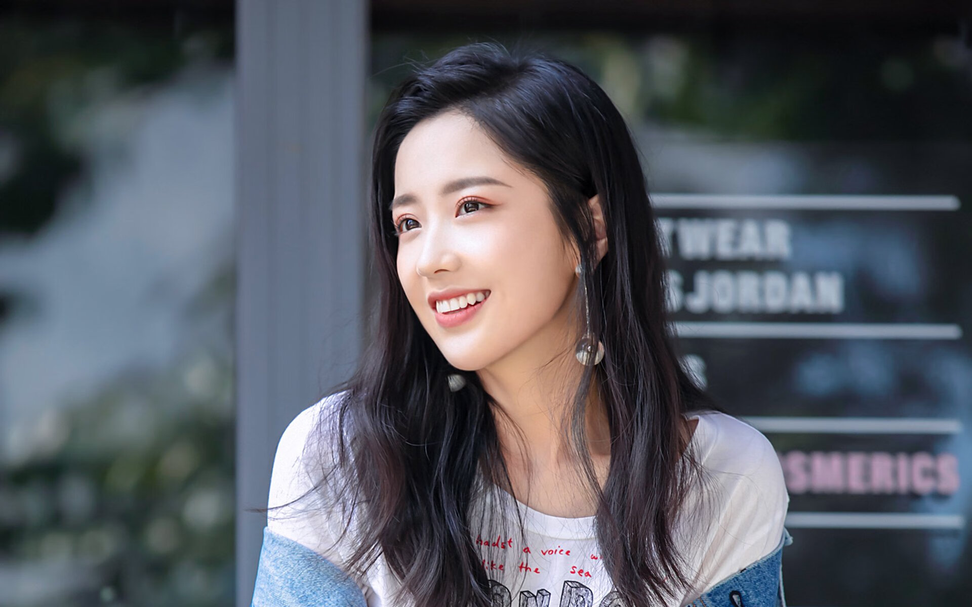 爱游戏-绿茵场上的生死符，阿圭罗绝杀改写波兰足球与民族记忆的时刻