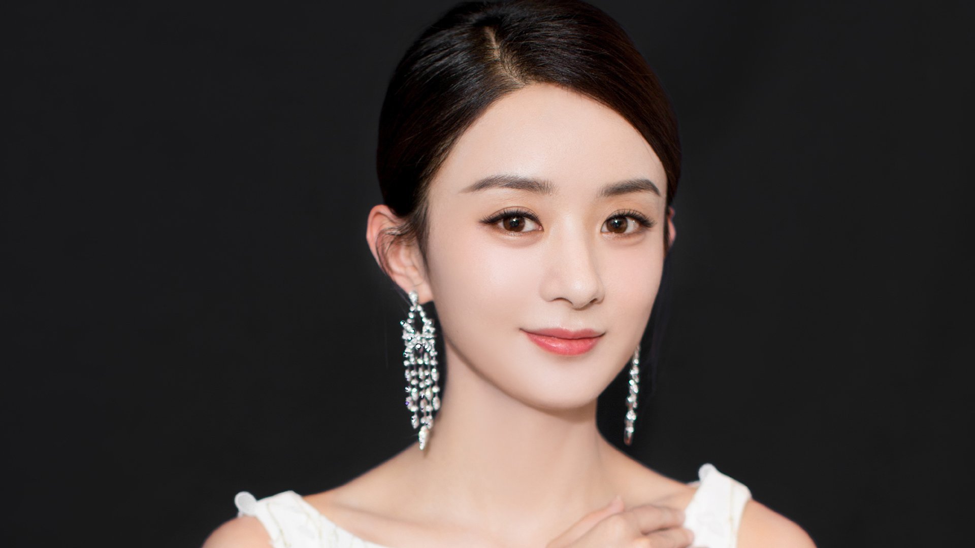 黑马奔腾,摩洛哥完胜罗马尼亚挺进八强,萨卡独造三球成淘汰赛最亮星